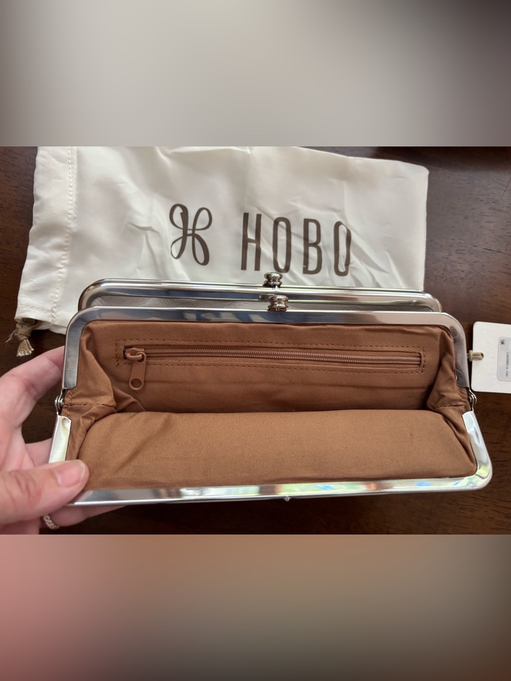HOBO LAUREN CLUTCH WALLET- Color: DRIFTWOOD-BNWT and Hobo Dust-bag - Picture 8 of 13